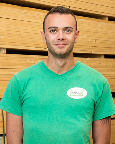 Laczó András raktáros